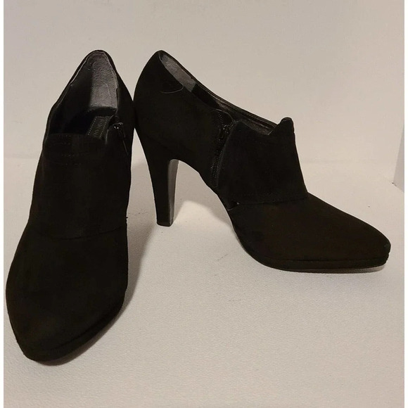 BANANA REPUBLIC BLACK suede PUMPS HEELS SHOES CUT OUT ON SIDE WITH ZIPPER SZ 8 - Picture 1 of 12